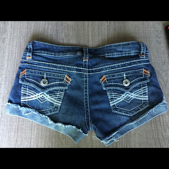 NFS Mudd ripped- hem booty shorts - Picture 2 of 2